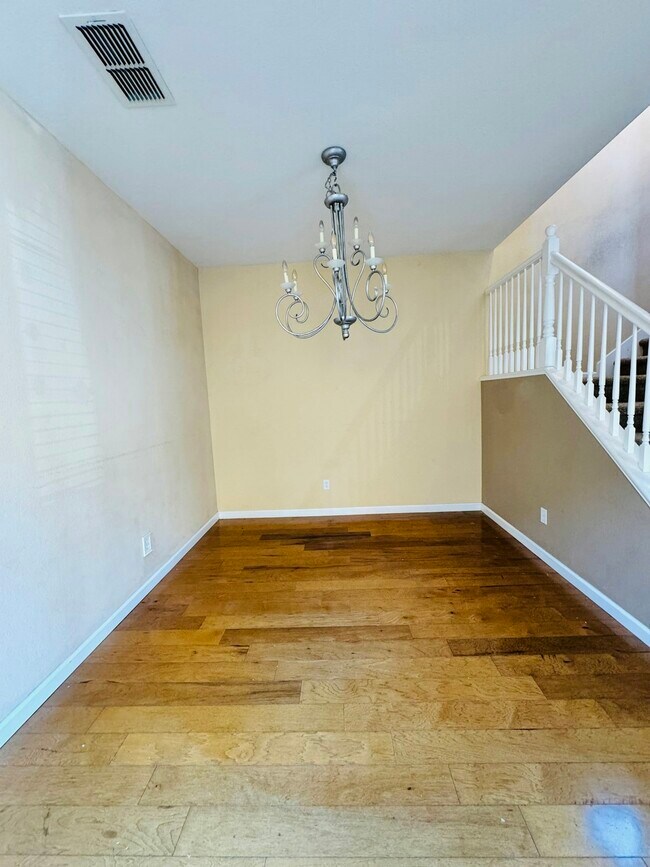 Foto del edificio - 127 W Invitar Ln