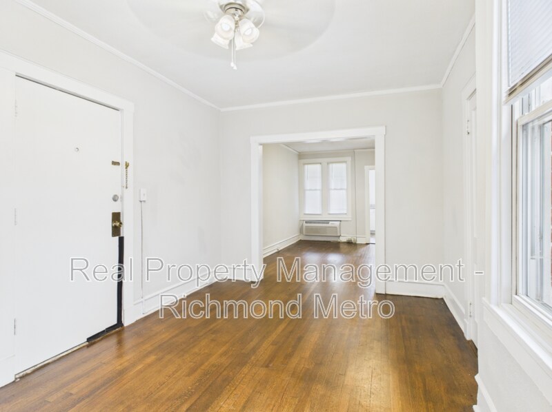 Foto principal - 2400 Barton Ave