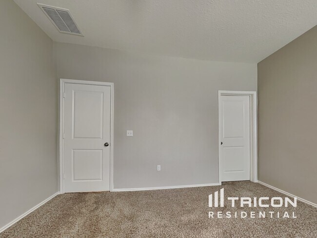 Building Photo - 6024 Rincon St