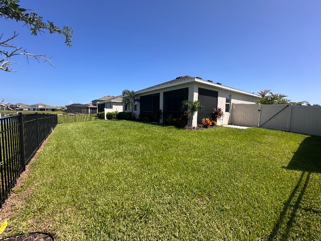 Foto del edificio - 3934 Lively Coral Pl