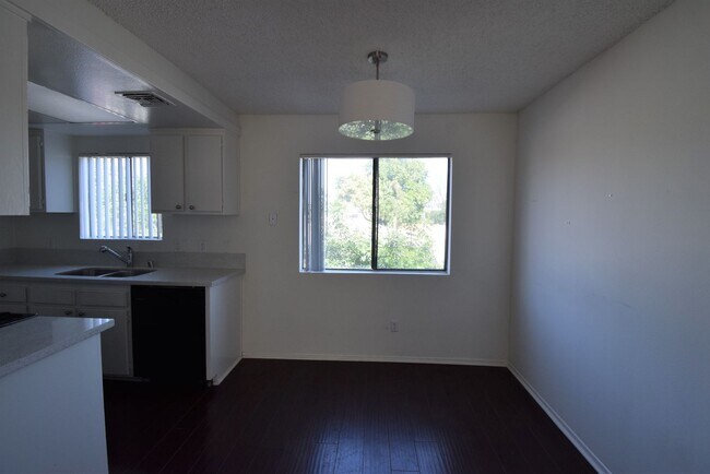 Foto del edificio - 12338 Oxnard St
