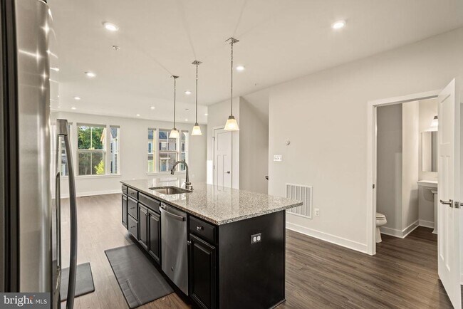 Building Photo - 5930 Pecking Stone St