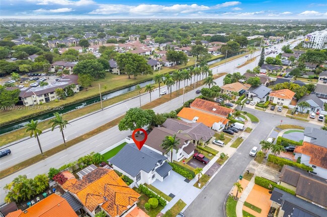 Building Photo - 9940 SW 136th Ct