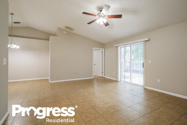 Foto del edificio - 1615 Twin Oak Ln