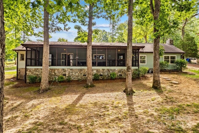 Building Photo - 173 Waddell Rd