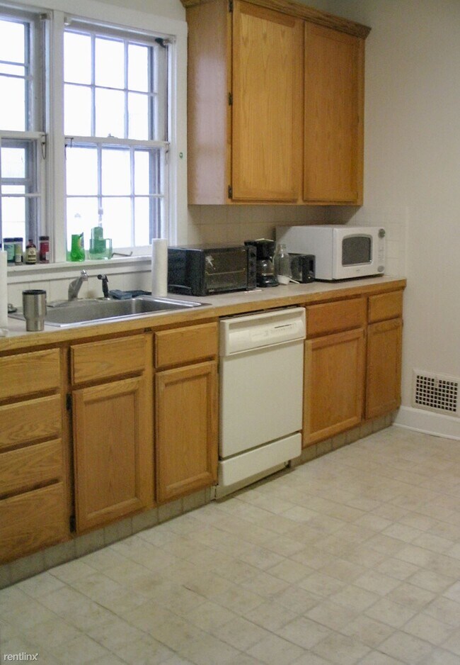 Building Photo - 6 br, 2 bath House - 512 Hill St 512 Hill