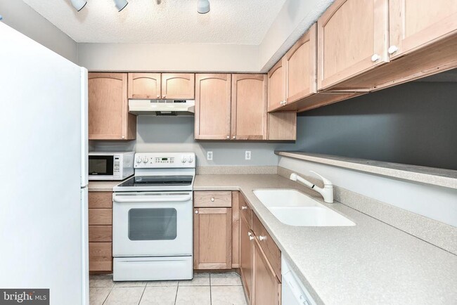 Building Photo - 1524 Lincoln Way
