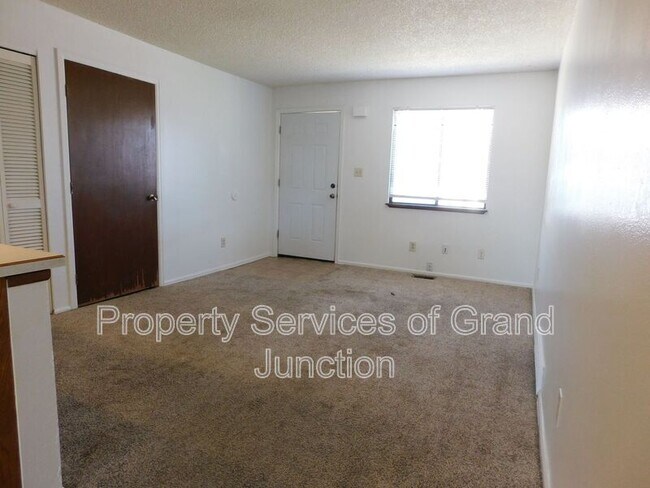 Photo - 1102 E Carolina Ave Apartment