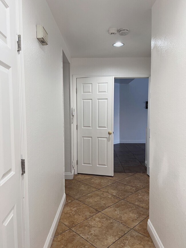 Foto del edificio - 7628 Spruce Run Ct