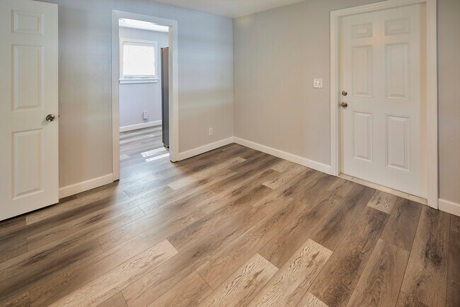 Sala de estar - 2439 8th Ave N