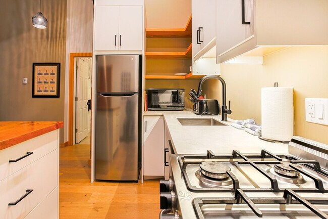 Photo du bâtiment - 421 2 Avenue-SI ID1386643P