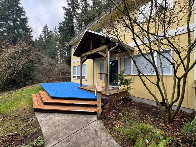 Foto del edificio - Spacious 4-Bedroom Home on Bainbridge Island
