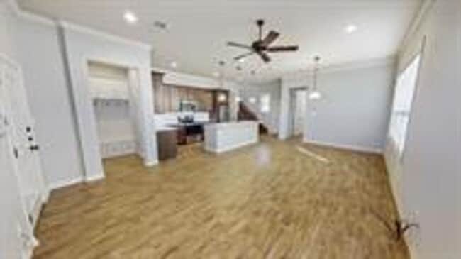 Building Photo - 311 Fairway Dr