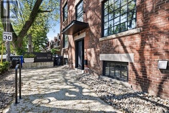 Building Photo - 334 Gladstone Ave
