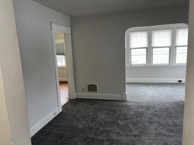 Building Photo - 4004 Carter Ave