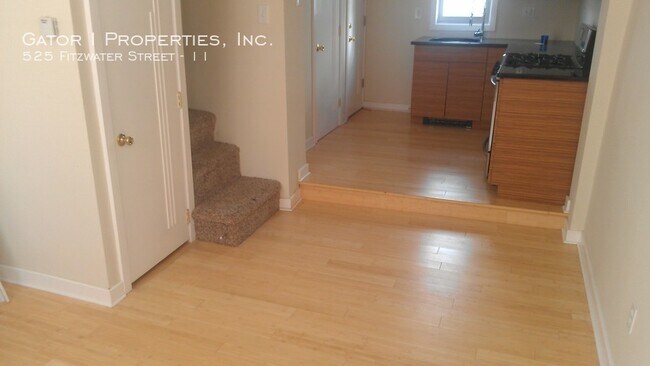 Foto del edificio - Great 2 bedroom Trinity HOUSE FOR RENT!