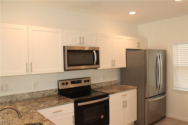 Foto del edificio - 912 SW 39th Terrace