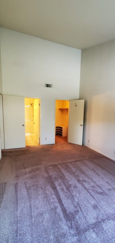 Building Photo - 7 Lombard Cir