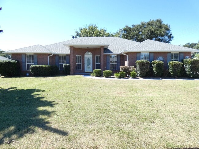 Building Photo - Charming 4-Bedroom Home With Sunroom