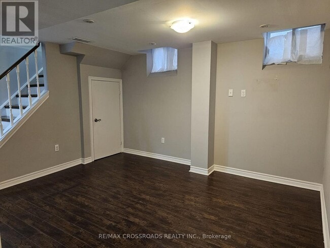 Building Photo - 14 Ann Louise Crescent