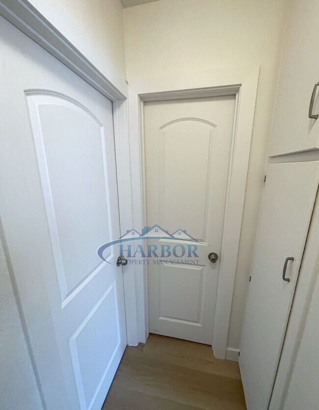 Foto del edificio - 840-842 1/2 W. Sepulveda Street