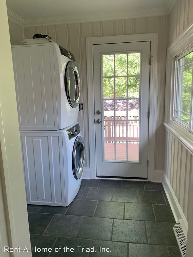 Foto del edificio - 2 br, 2 bath House - 301 Kensington Road