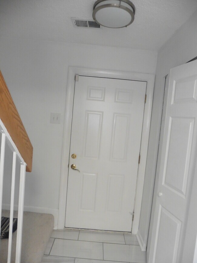 Building Photo - 8214 Mandan Ct