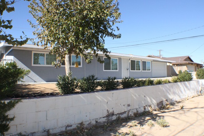 Foto del edificio - Modern Living in California City