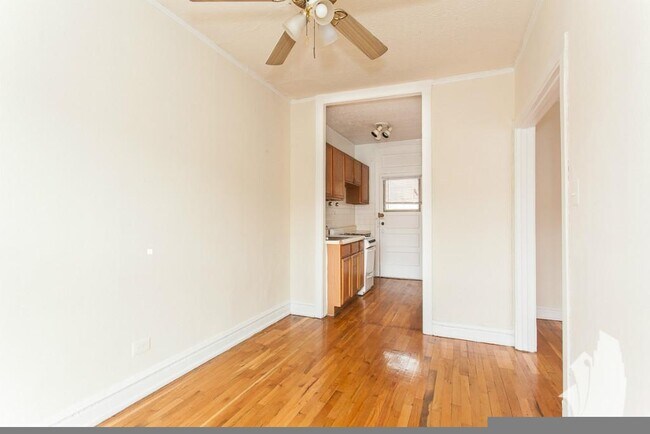 Foto del edificio - 624 W Cornelia Ave