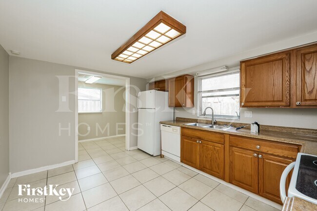 Foto del edificio - 7725 Ilex Dr