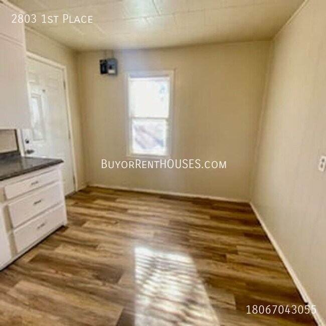Building Photo - Handyman Special $99 Move in + Admin Fee /...