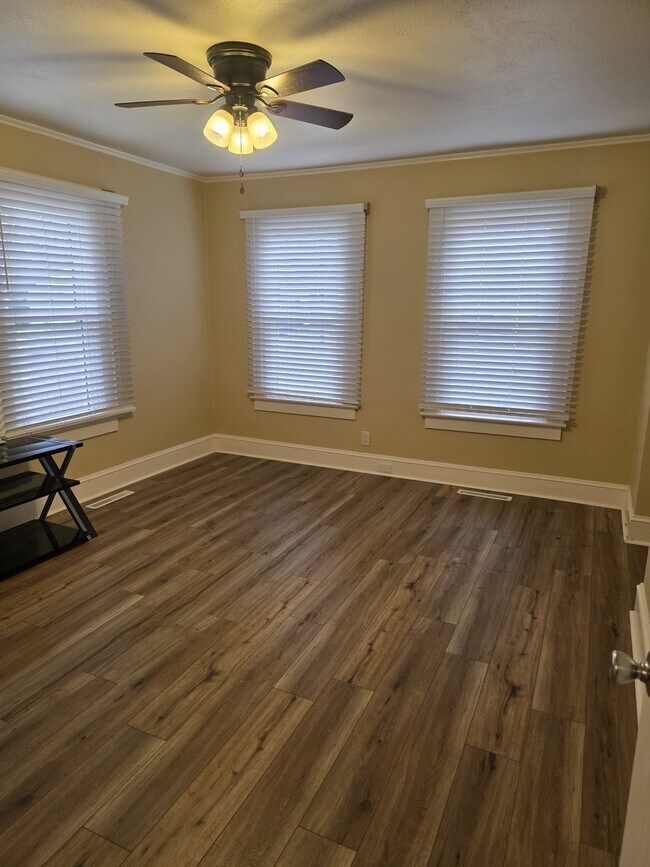 Building Photo - 420 Peach St