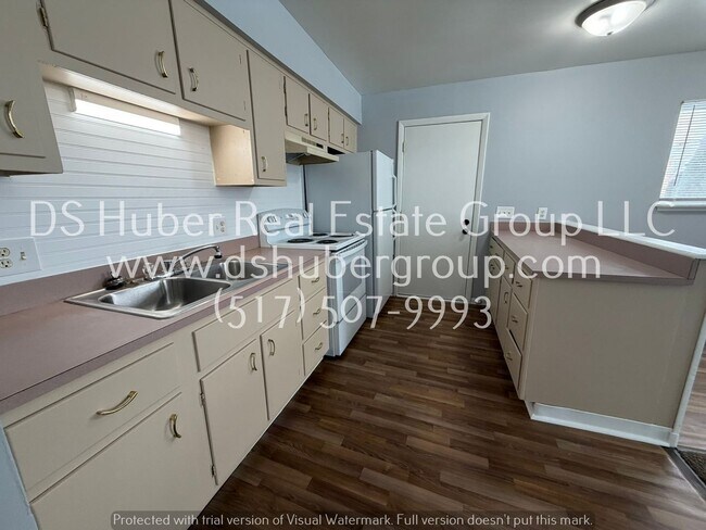 Foto del edificio - 133-135 Marsh Dr