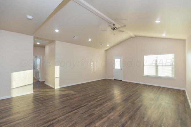 Foto del edificio - 7607 Beck Dr