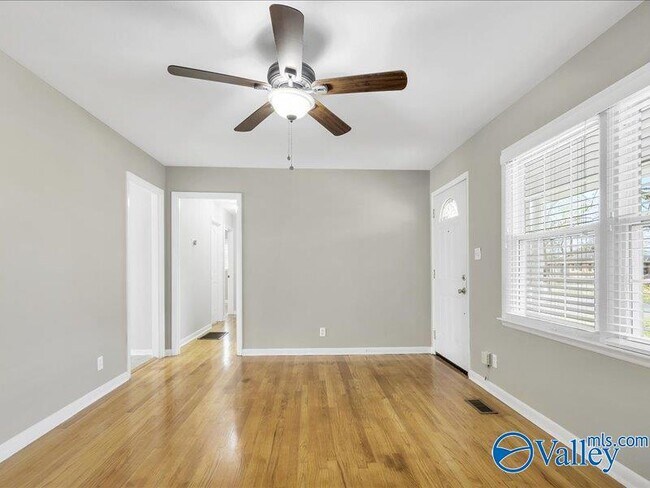 Foto del edificio - 315 Jack Coleman Dr NW