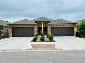 Building Photo - 1116 Burek