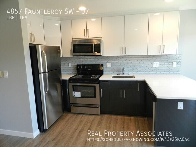 Foto del edificio - 4857 Fauntleroy Wy SW