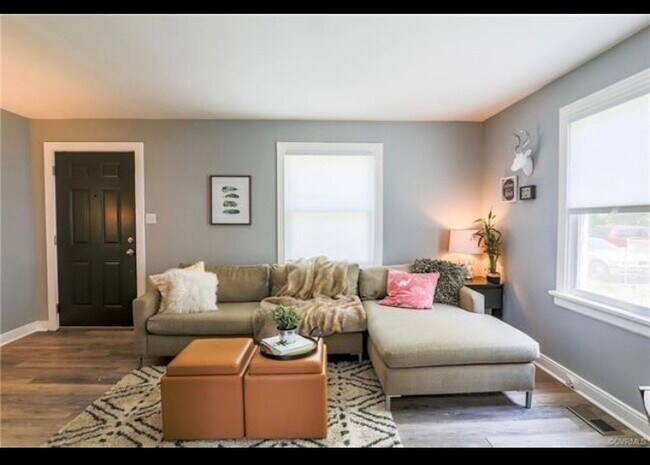 Foto del edificio - 6015 Glenway Dr