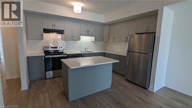 Building Photo - 261 Woodbine Ave