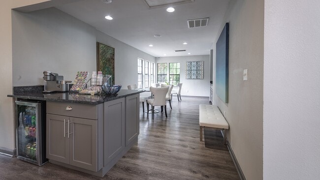 Building Photo - Eclipse Apartments