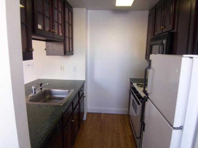 Building Photo - 1 bedroom in Jersey City NJ 07306