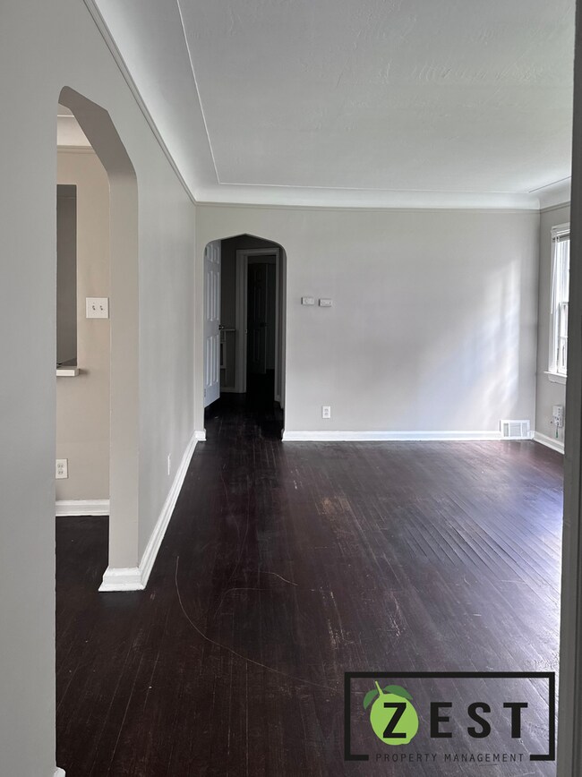 Building Photo - Welcome to this beautifully updated 3-bedr...