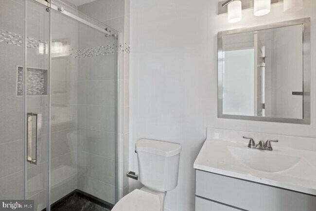 Foto del edificio - 1705 Jackson St