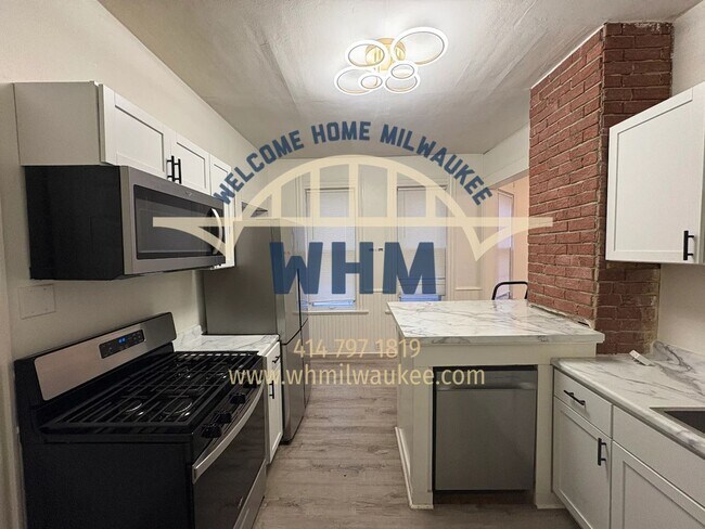 Foto del edificio - 2720 N Oakland Ave