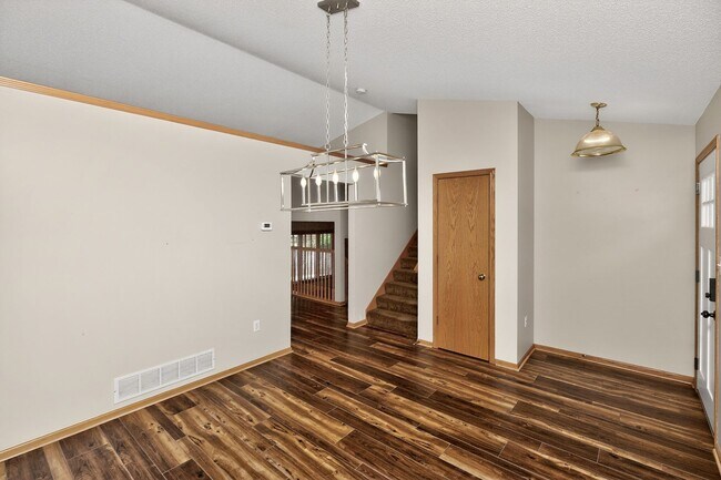 Building Photo - BEAUTIFUL 4-SEASONS ROOM!! 4 Bedroom, 3 Bathroom Home in Waukee!