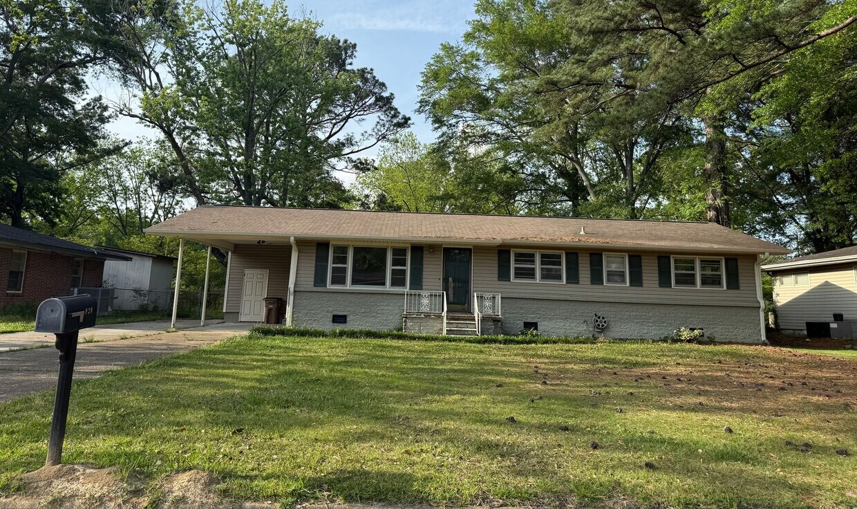 Primary Photo - Welcome Home to Comfort and Charm in Decat...