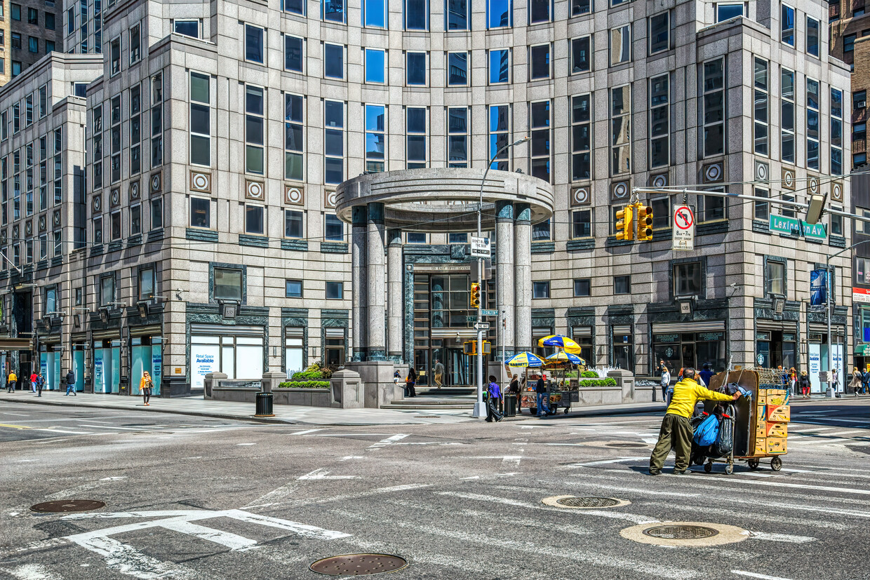 Foto del edificio - 135 E 57th St