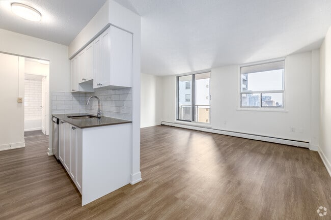 Interior Photo - 43 Forest Ave
