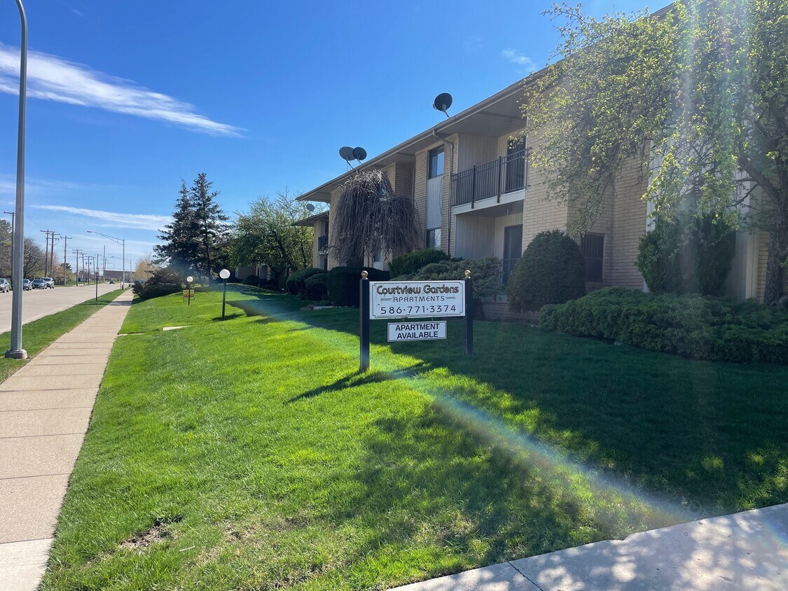 Primary Photo - Courtview Garden Apartments