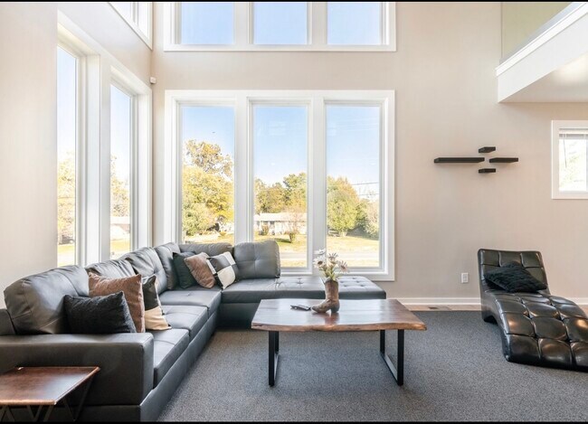 Photo - 3017 Hillhurst Dr Townhome